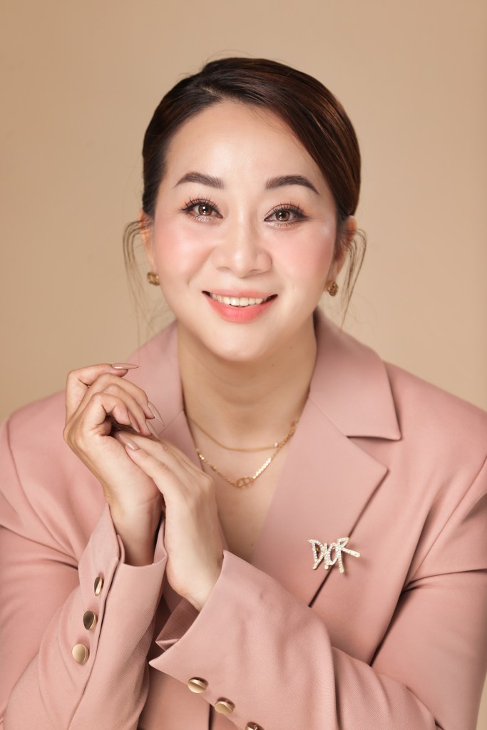 Chân dung Ms. Trương Thụy Nhật Ngân